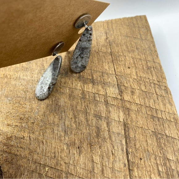 Hanging Teardrop Gray Flaked Jasper Studded Back Earrings - Picture 3 of 6